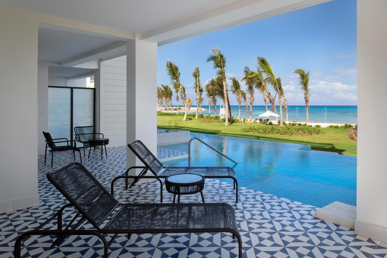 Privilege Master Suite Swim Up Ocean Front
